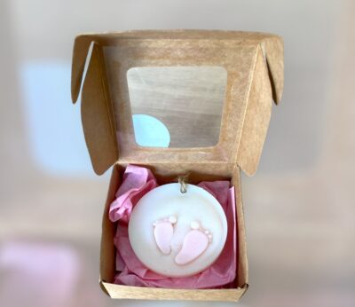 Μπομπονιέρα γέννησης  πατουσάκια (κορίτσι)